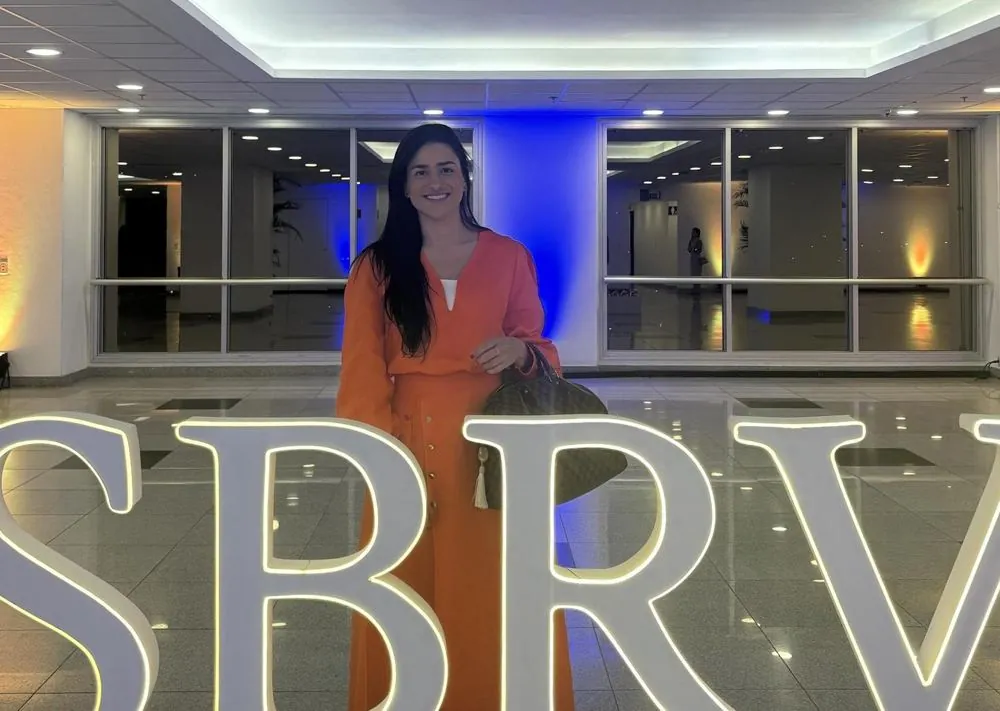 Dra. Renata Bertazzi no congresso da Sociedade Brasileira de Retina e Vítreo